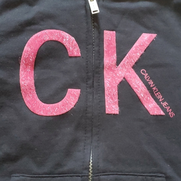 🆕️ CALVIN KLEIN GIRLS BLACK HOODED SWEATER - Picture 2 of 7